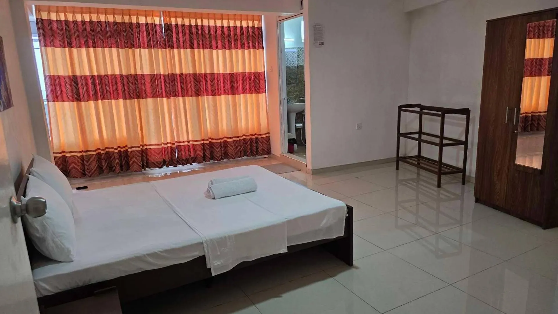 Room In Guest Room - Kandy City View Mpm Guest Room - 3B3 Guest house